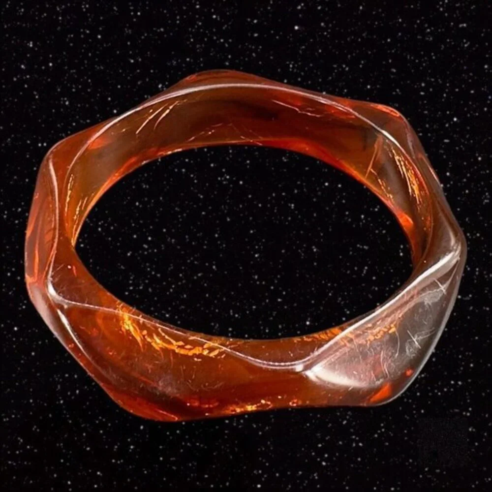 UV‎ Glow Root Beer Swirl Indent Thick Lucite Bracelet 1960s Jewelry Decor 3”Wide
